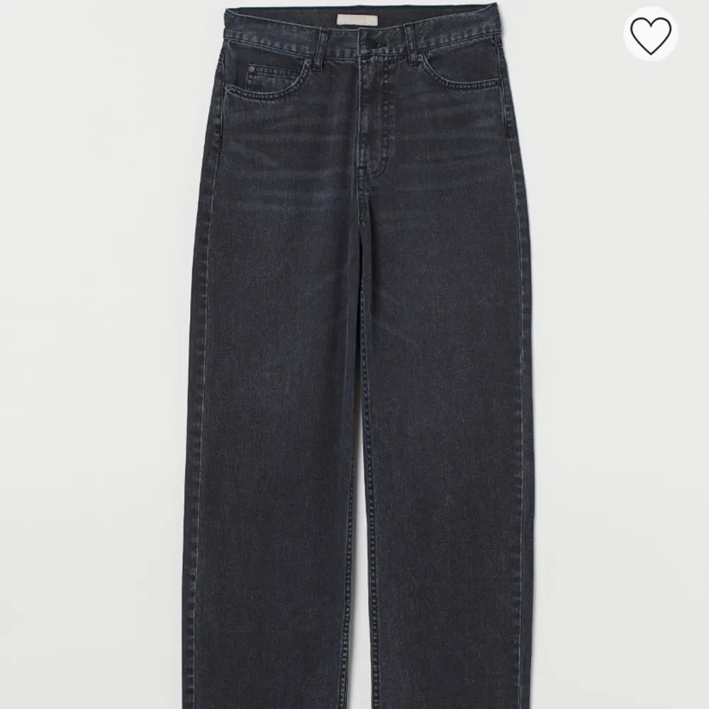 Raka gråa jeans, skriv privat för mer bilder. Frakt ingår (66kr)💜. Jeans & Byxor.