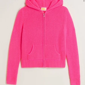 From future - Jätte söt carshmire tröja från from future! Den är ganska mörk rosa på bilden men ljusare i verkligeten, intresserad skriv privat för fler bilder osv, storlek XS men passar som en S! Nypris 1700 ❤️