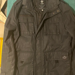 Jacka, Core by Jack & Jones, st Large - Snygg svart jacka från Jack & Jones i storlek L, inte använd så många gånger