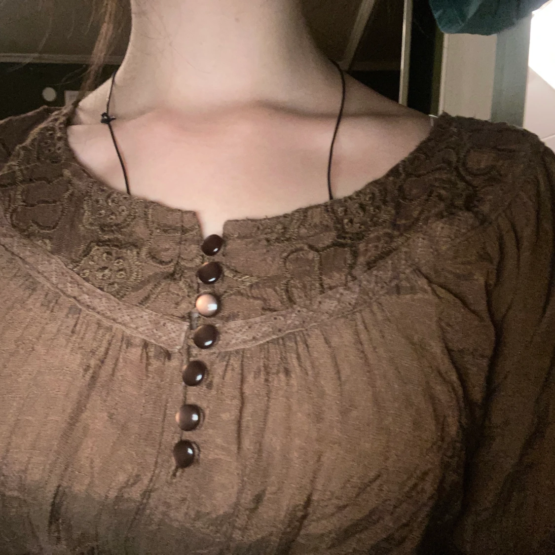 jättesöt brun blus!  - 90