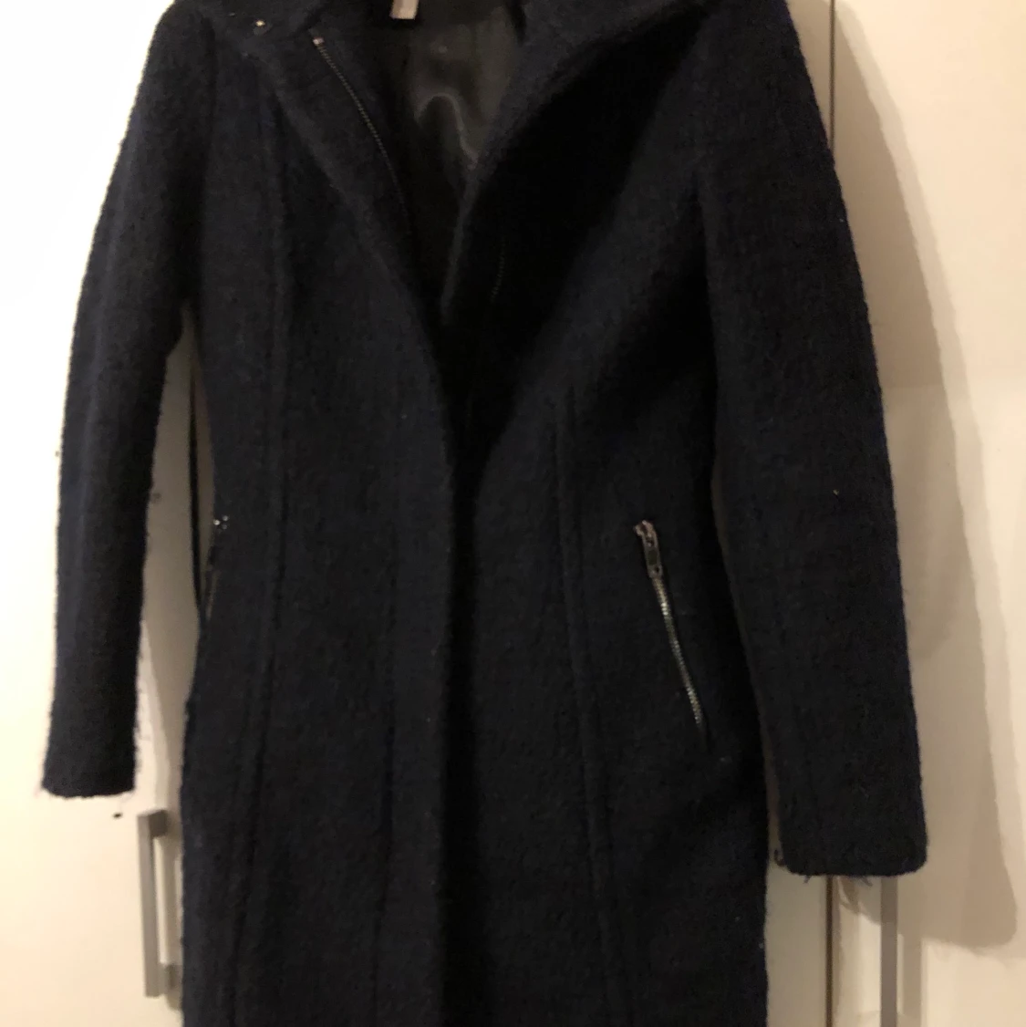 Marinblå ullkappa inköpt förra året  - 90