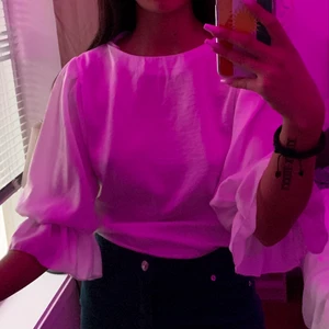 Vit fintröja  - Använts en gång, M men passar oxå L