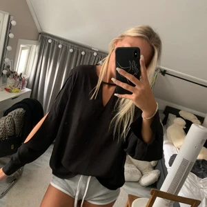 Super fin blus  - Jötte fin blus! använd i bra skick! St S