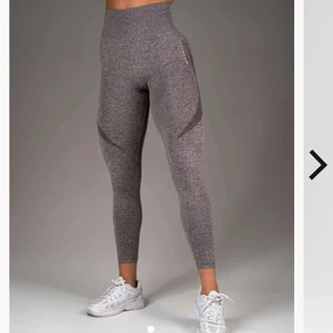 Tights från RELODE - Säljer dessa tights från RELODE som är använda 1 gång. Storlek M och färg espresso. Väldigt fina tights men tyvärr fel storlek för mig. Köparen står för eventuella fraktkostnader 