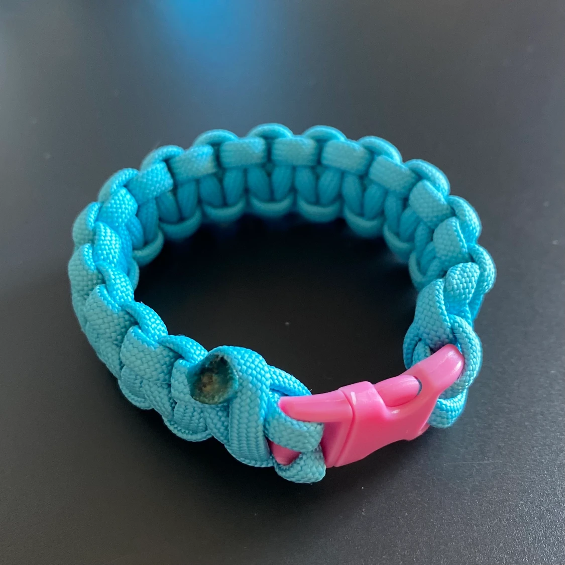 Färgglatt armband - 90