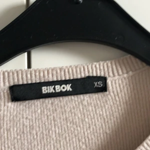 Bik bok xs - Tröja ifrån bik bok i storlek xs använd 1 gång 
