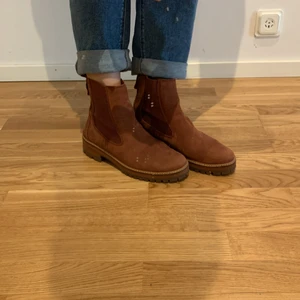 Courmayeur Valley Chelsea Boot Size 41 - Pair of Timberlands with beautiful color and great fit.