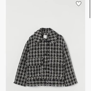Jacka hm - Säljer denna helt oanvända! Köpte fel storlek, prislappar kvar. Slutsåld på HM💗