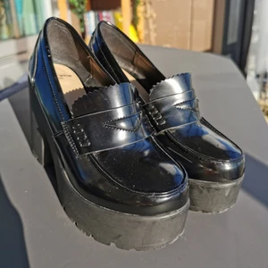 Platåloafers - Supersnygga loafers med platå som tyvärr inte kommer till användning. Älskar dem men de förtjänar att bli använda!