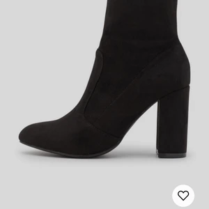EVEN ODD skor  - Storlek 37, endast testade. Hann aldrig skicka tillbaka dem. Köpta på zalando för 359kr! För stora för mig, pendlar mellan 36-37! Så passar mer en 37:a. 