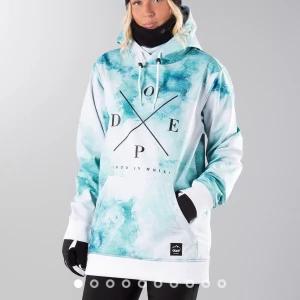 Dope Yeti - Säljer denna jackan för den ej kommer till användning. Använd vid enstaka tillfällen. Köparen står för frakt. Hund finns i hemmet