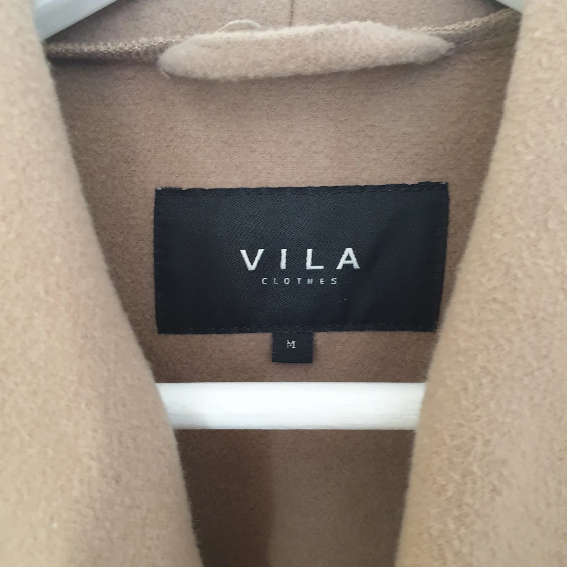 Ljusbrun kappa från Vila, stl M - 90