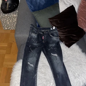Dsq2 Jeans - Säljer för att dome för små för mig. Storlek S