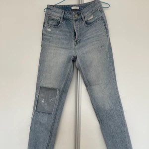 MISS SIXTY Jeans - Jeans i bra skick med så coola detaljer. Storlek S. Skriv om du vill ha fler bilder!💕