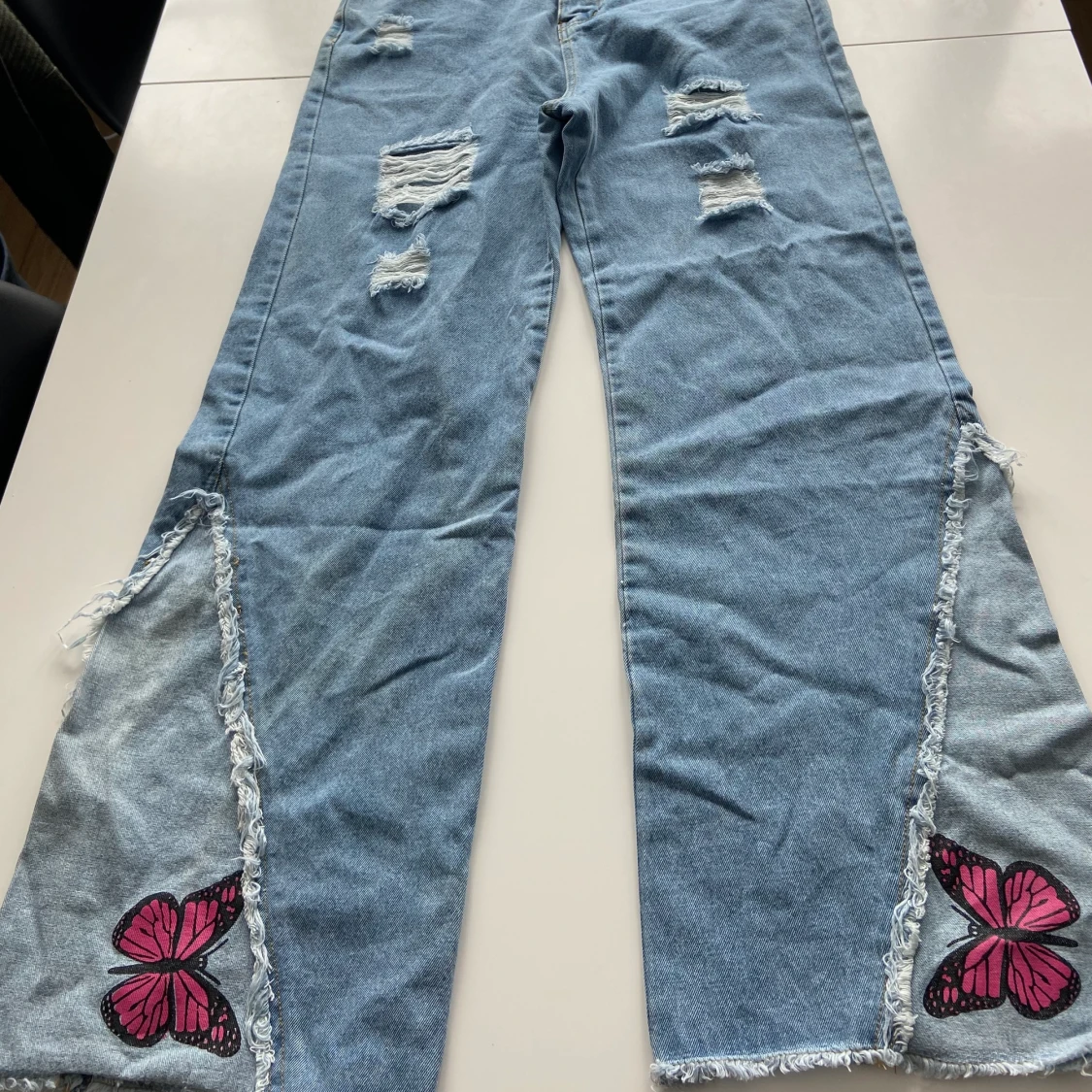 Baggy jeans med fjärilar - 90