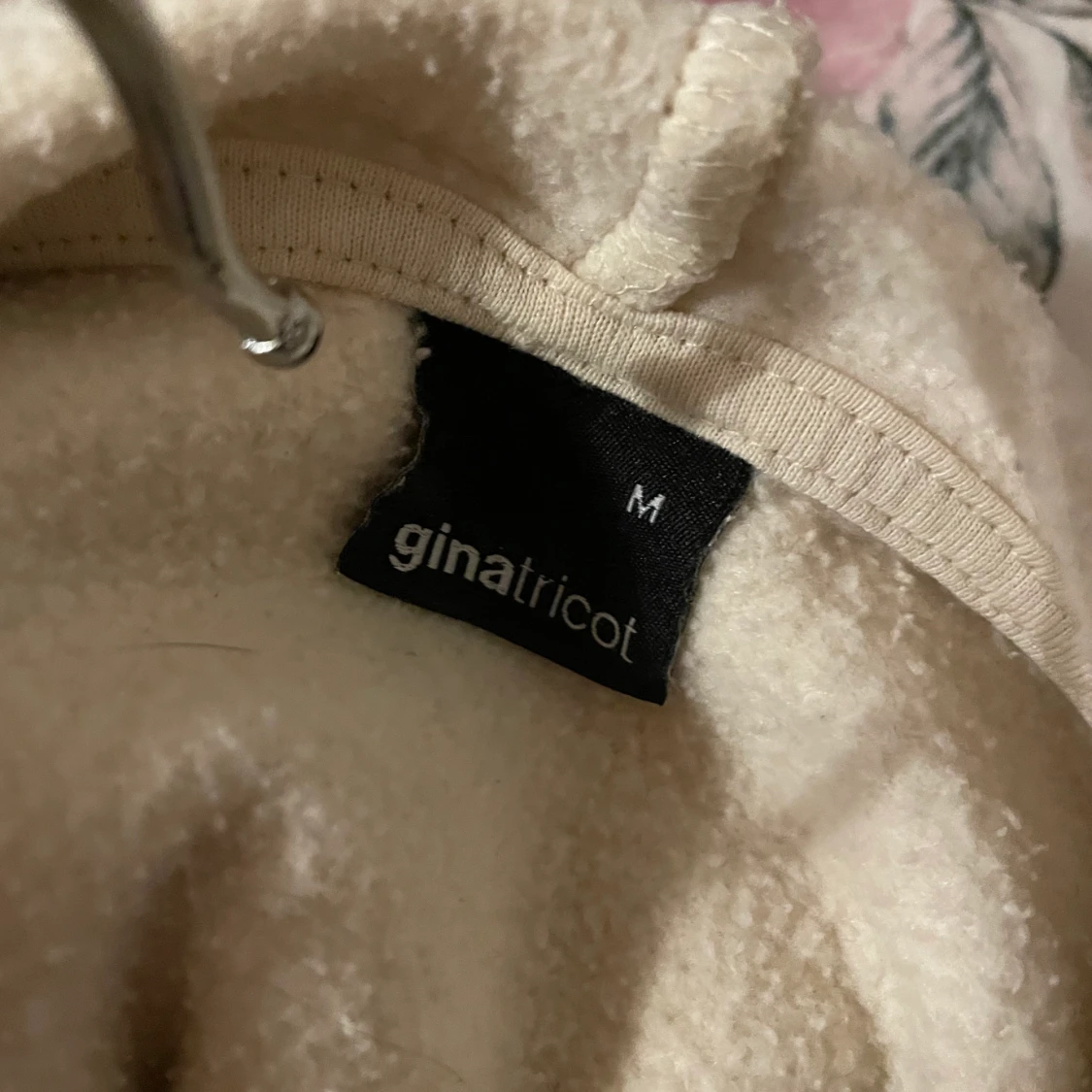 Hoodie från Gina Tricot - 90