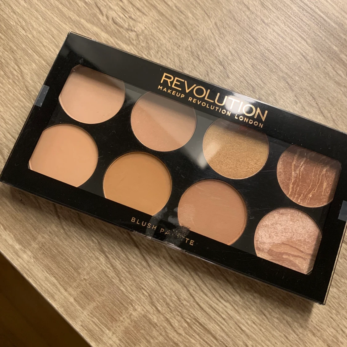 Makeup revolution pallette