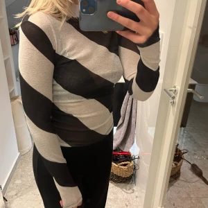 H&M - Fin H&M topp köpt för 1 år sedan 