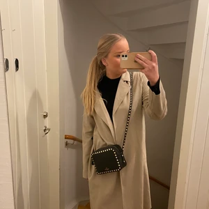 Kappa - Jätte fin oanvänd kappa från zara som är slutsåld, pris går att diskutera💞