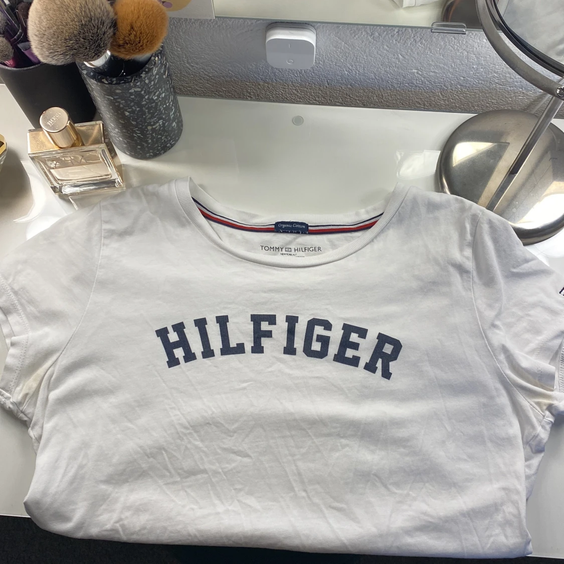 Vit Hilfiger T-shitt