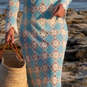 SÖKES ZARA klänning  - Söker denna virkade klänning från Zara. Storlek M, L, XL