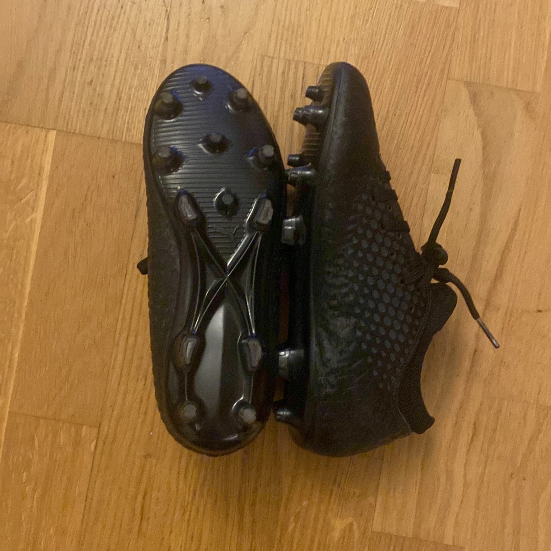 Puma fotbollsskor  - 90