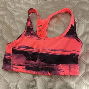  Sport bh  -  En vanlig sport-bh från H&M 