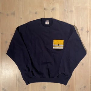 Vintage bootleg Ralph Lauren hoodie - Riktigt vintage bootleg Ralph Lauren med riktigt bra boxy passform!, den är i bra skick lite nopprig men i övrigt perfekt skick. Den har ingen storleks lapp men sitter som en L eller boxy M enligt mig