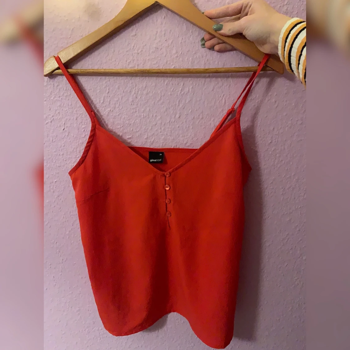 Röd-orange topp från Gina - 90