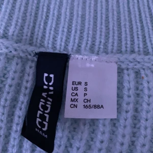 Väst 50kr - Säljer min helt nya väst som är använd en gång! 