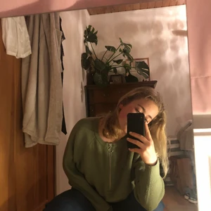 Carin Wester tröja - Superfin grön tröja från Carin Wester. Frakt ingår inte men pris går att diskuteras.