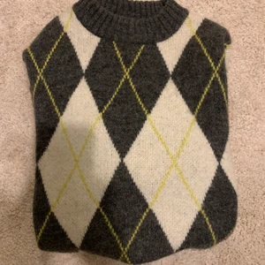 Helt ny stickad tröja  - Super mysig och oanvänd trendig tröja💗 passar XS-M, nypris 400 säljer för 120