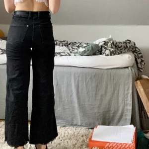 Jeans från h&m - Stretchiga jeans, mycket sköna! Knappt använda