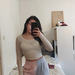 Meshtopp från hm - En kroppad topp i mesh med mycket stretch. Hm. Toppen är i gott skick och storlek xs 🌹