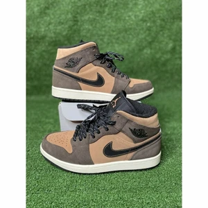 Nike Air Jordan 1 Mid SE Dark Chocolate - Original! Används.