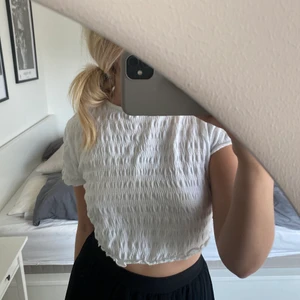 Vit tshirt - Vit croppad t-shirt från Vero Moda 💘