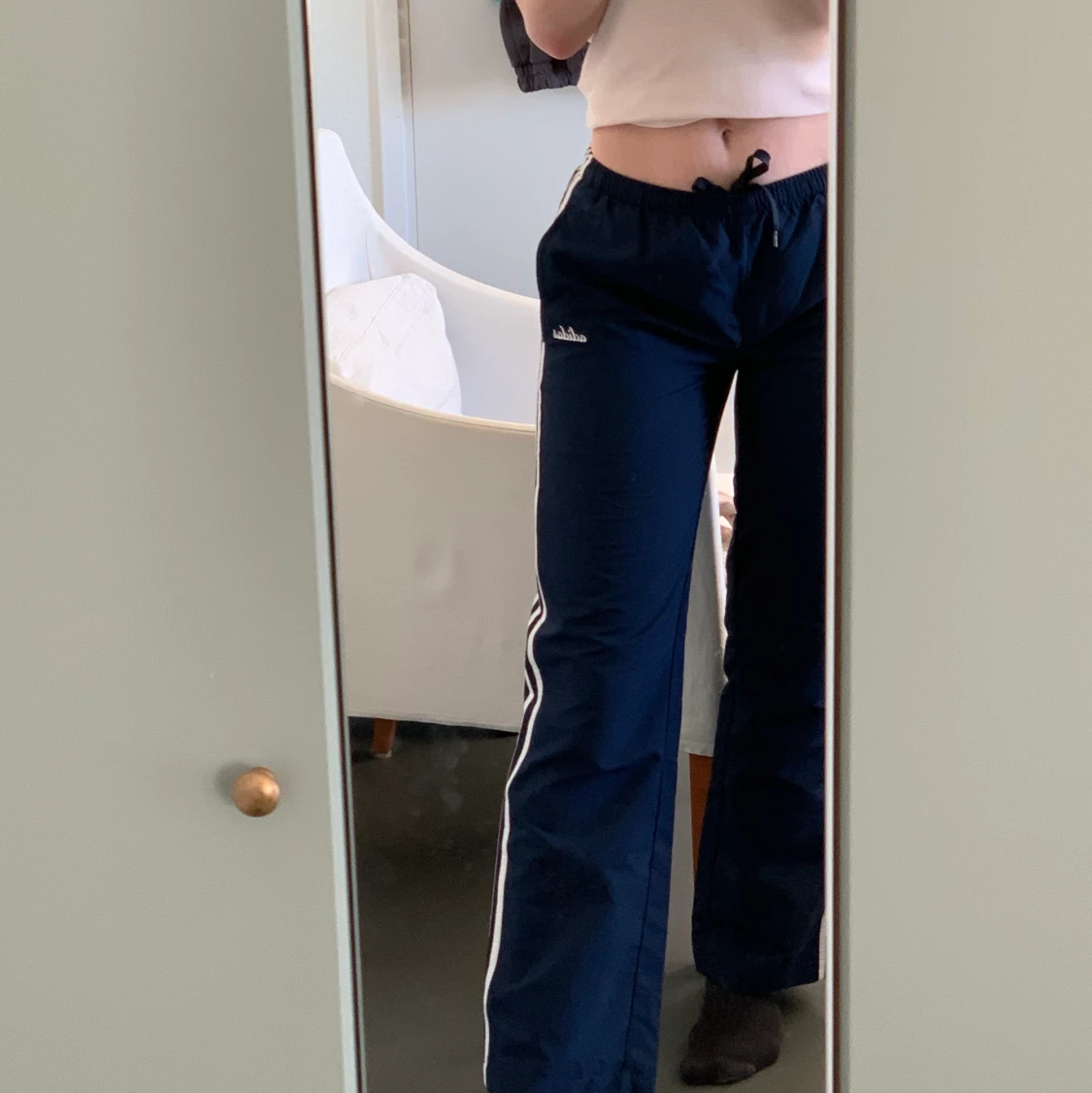 Blåa adidas byxor  - 90