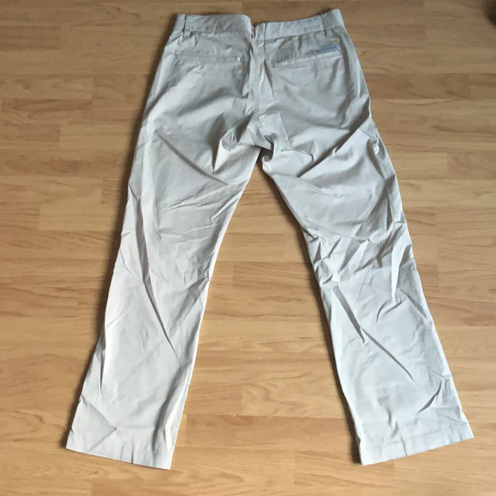 as coola vintage peak performance i storlek W32L32, köparen står för frakt💚. Jeans & Byxor.