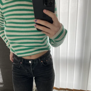 Zara tröja - Säljer min fina zara tröja. Endast använd ett fåtal gånger. Strl s, frakt 66 kr. 💕