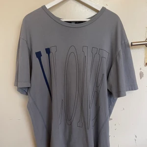VLONE T-Shirt - Storlek M, oversize, cond 8/10