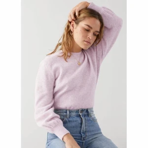 Lila stickad tröja  - Jättesöt stickad tröja från other stories💕💕 storlek small men passar xs/s.