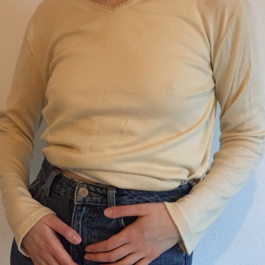 Gräddvit stickad tröja 