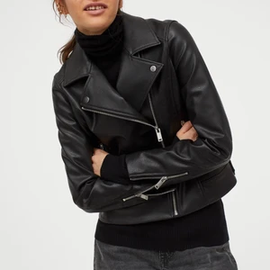 Skinnjacka  - Fin skinnjacka som knappt är använd. Köpare står för frakt