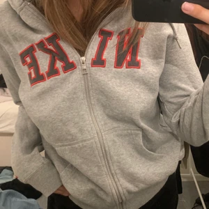 Nike hoodie/kofta - Hoodie/kofta från Nike i storlek L