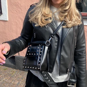 Skinjacka - Snygg skinjacka från zara storlek S, sparsamt använd 