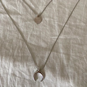 Halsband från Gina  - Köpt för 50 kr på rea! Använd en gång 🤍