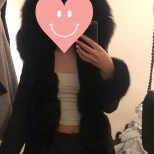 Svart garoff jacka  - ÄKTA PÄLS!! Helt ny skick knappt andvänd