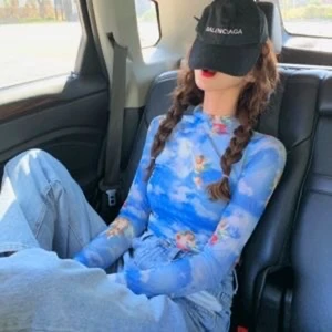 Angel top från Shein  - Söt see through top med angel-print 👼🏽  Köpte för 100 kr från shein. Den är ganska varm för att vara see through då materialet är i polyester (som tar upp mycket värme). Har använt ca 2 gg 🤍 Kan mötas i stockholm. 