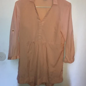 Blus - Önskas leverans står du själv för kostnaden. Som ny