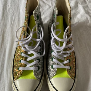 Converse x jw andersen -  -strl 43 -endast testade 10/10  -dustbag medföljer -bin 600+frakt - kan sänka vid snabb affär  Skriv om ni har frågor! 